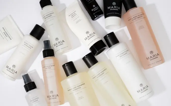 Shampoos, conditioners, wraps en meer geproduceerd in natuurlijke haarverzorging van MARIA ÅKERBERG